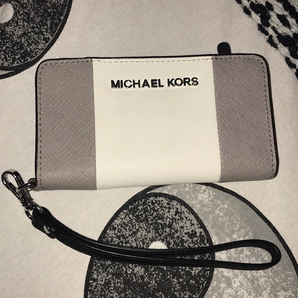 MK wristlet